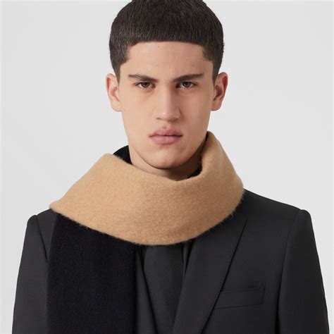 cachecol masculino burberry|burberry cashmere camel coats.